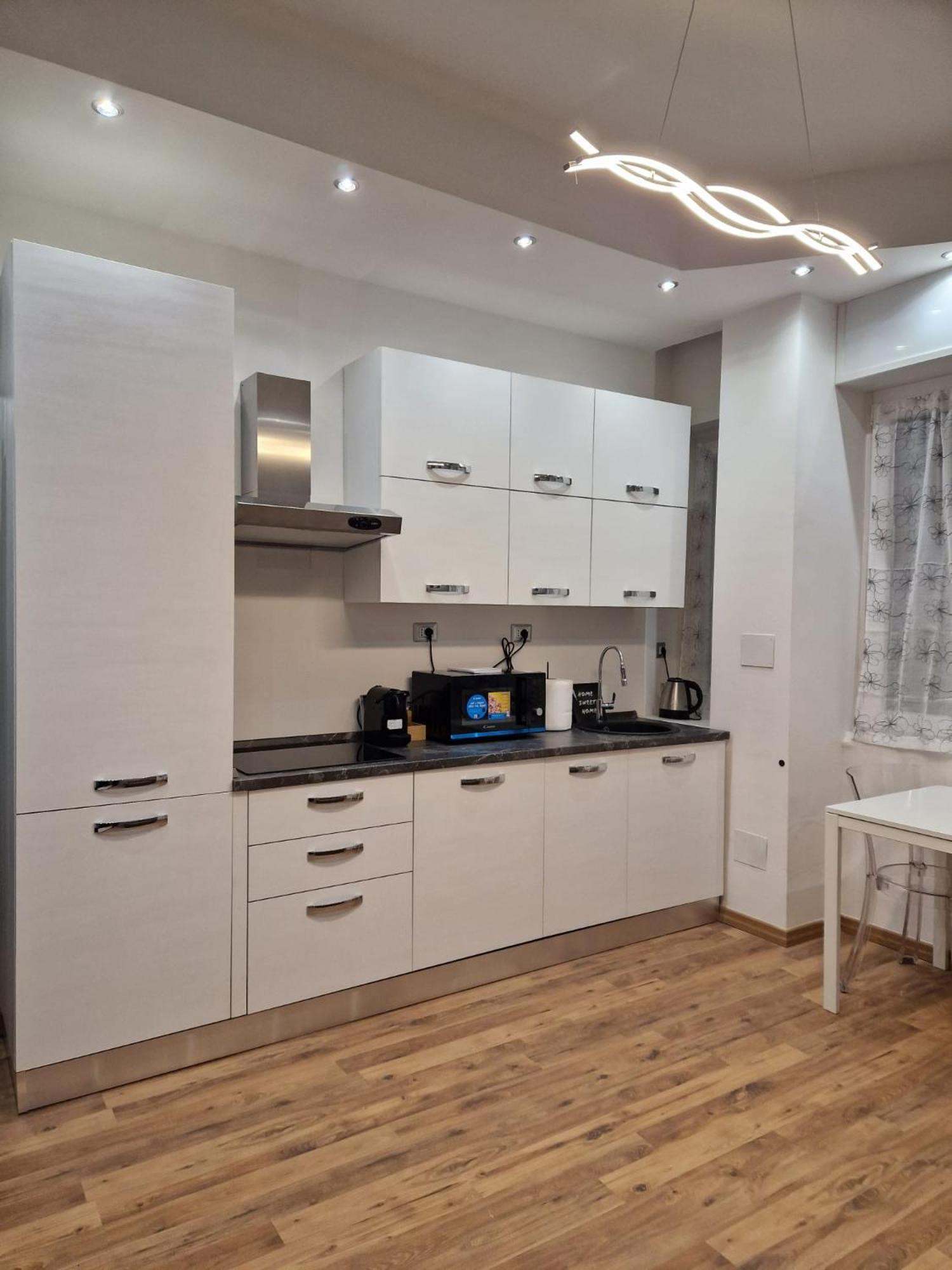 Apartment N&ghomesweethome Canova Accogliente - Affari