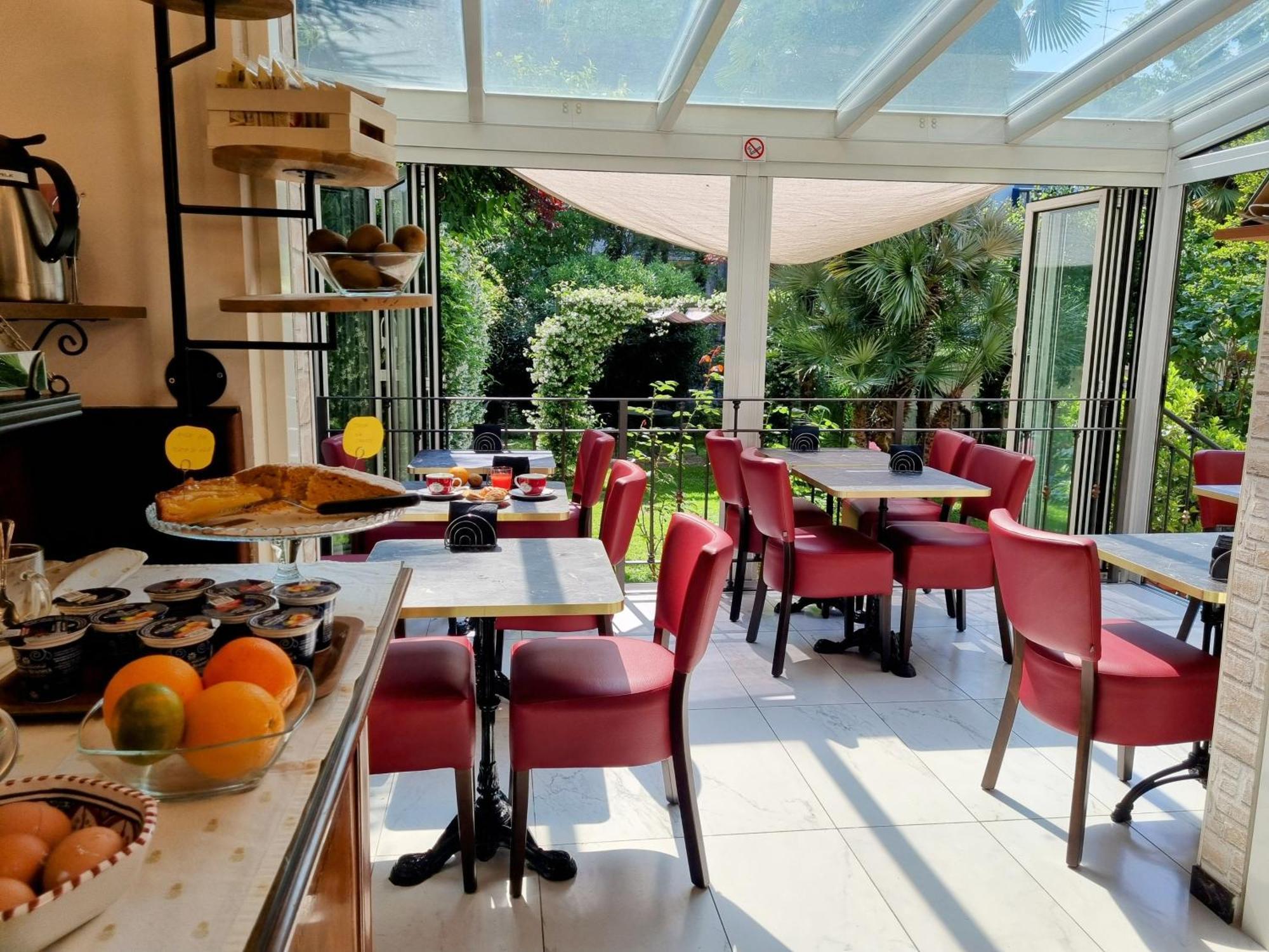 Hotel Hotel Charly 3*