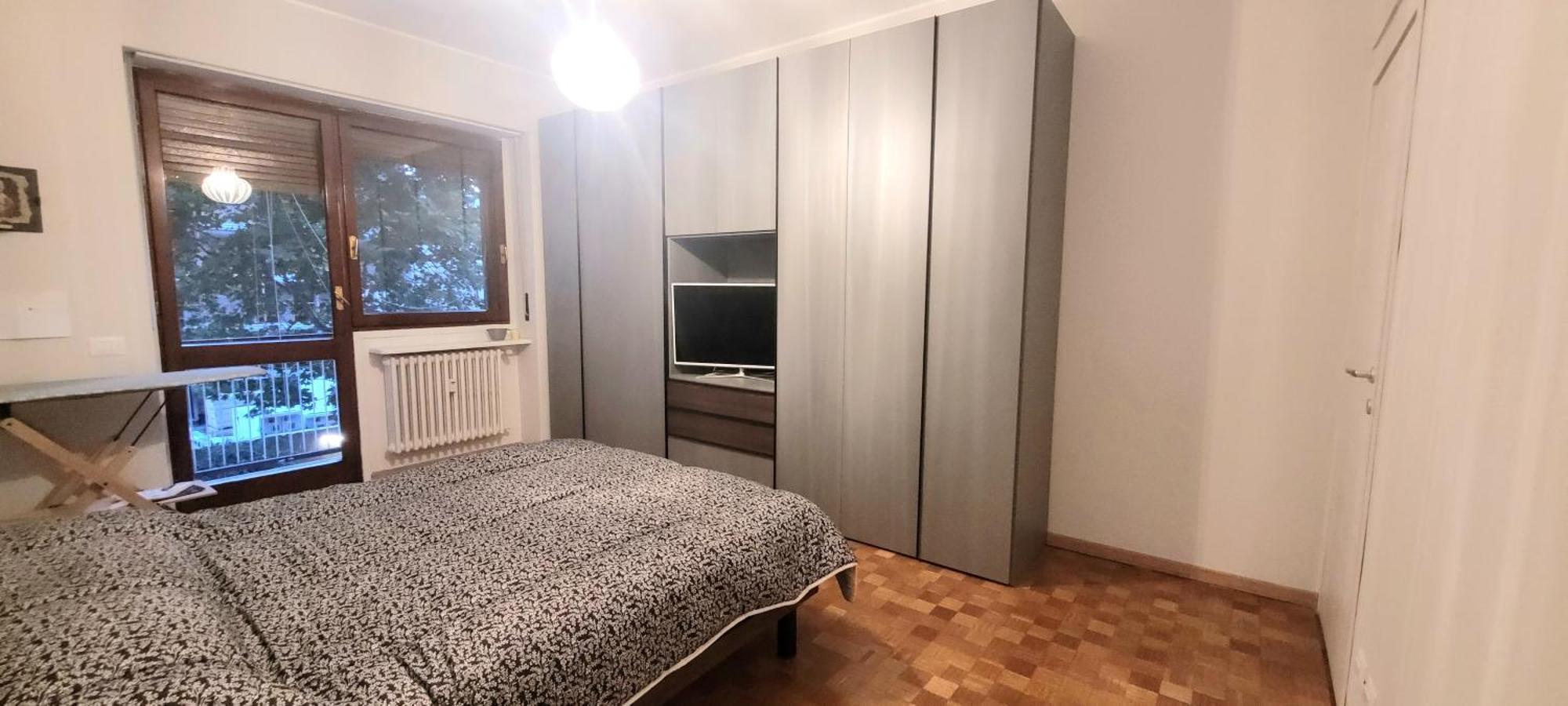 Confortevole Stanza In Condiviso A Due Passi Dall'aeroporto Di Linate Homestay *