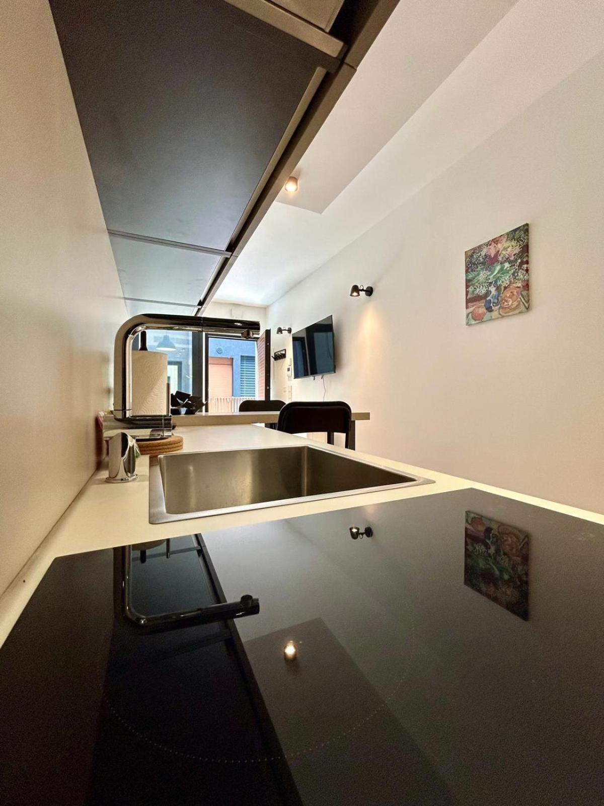Appartamento Kibilu Luxury With Terrace, Isola District And Near Garibaldi Station *