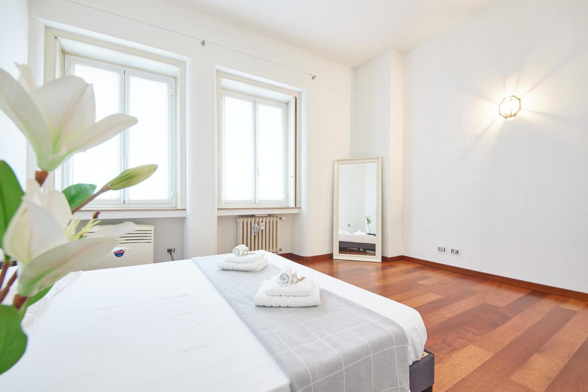 Apartment Porta Nuova Lusso 8 Minuti Dal Duomo Milan
