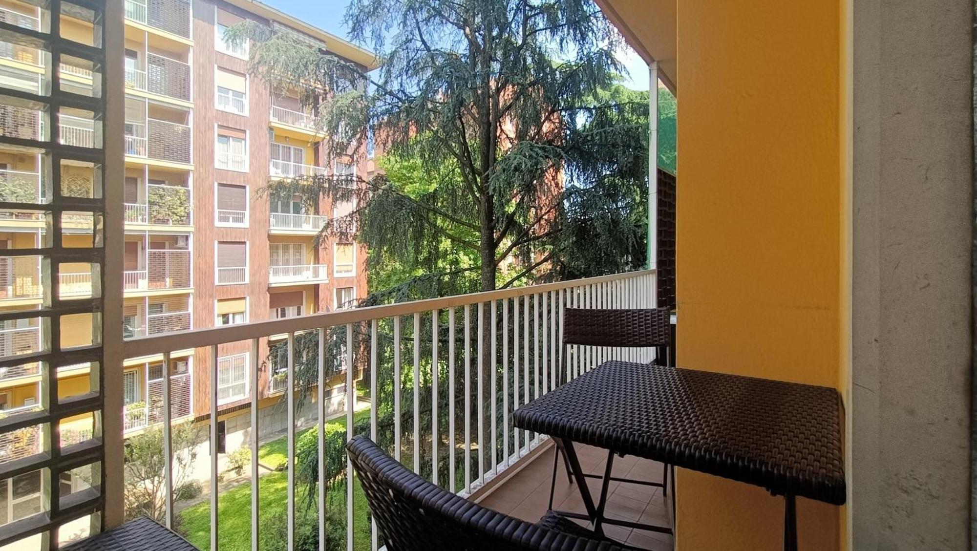 Sahi - Via Dei Ciclamini Mm1 Primaticcio, Stadio San Siro, Ospedale San Carlo Milano