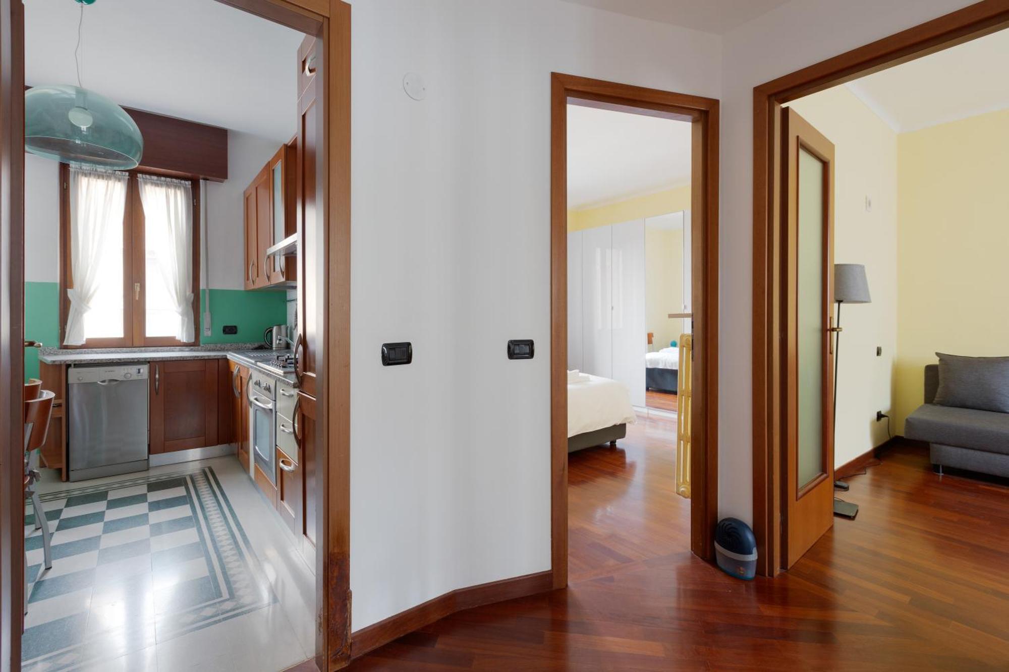 Apartment Sondrio M3 - Spacious With Balcony! *