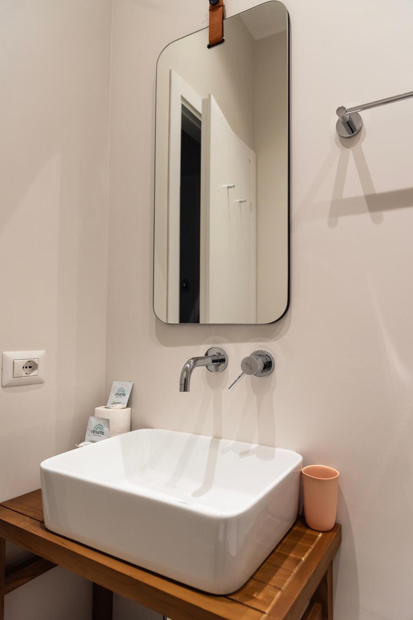 Youhosty - Ticinese 3 Apartment