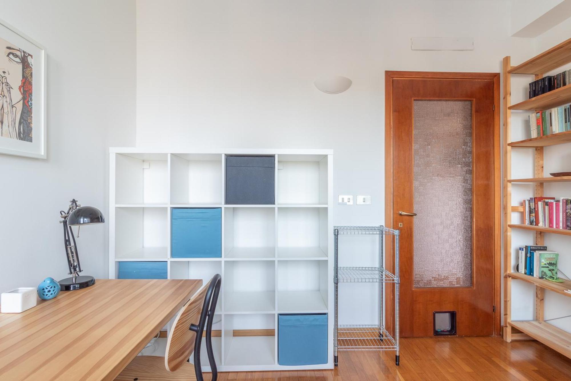 Trilocale In Via Pogatschnig 40 -- San Siro-rho Fiera-duomo * Milão