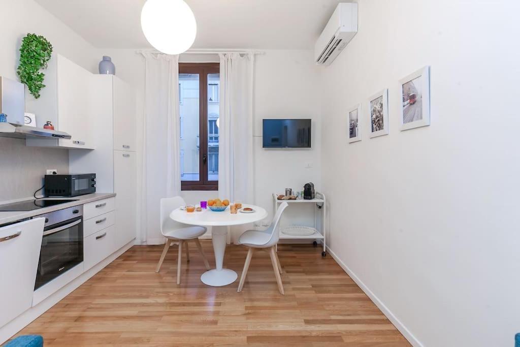 Apartment Moderno Nel Cuore Dei Navigli *