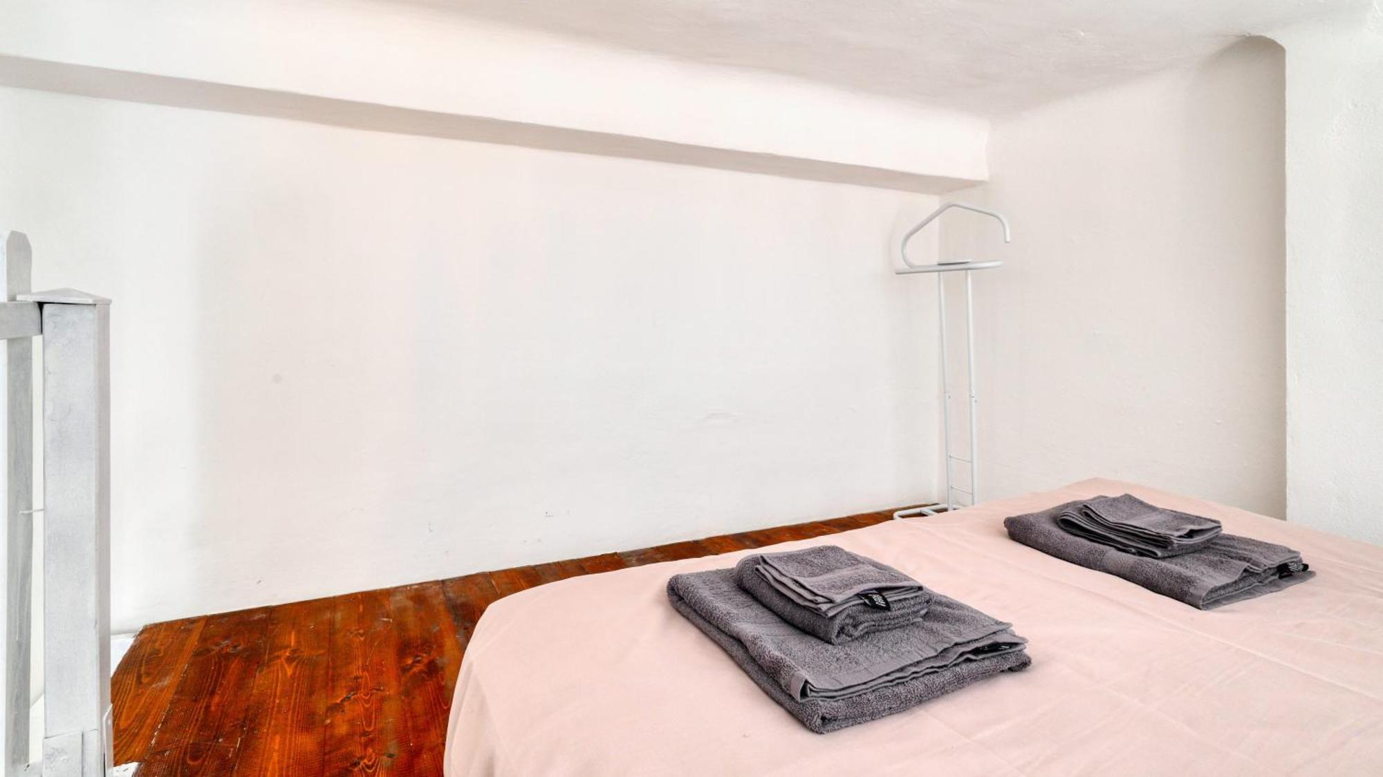 Appartamento Ideal Rent - Viale Corsica 41 *