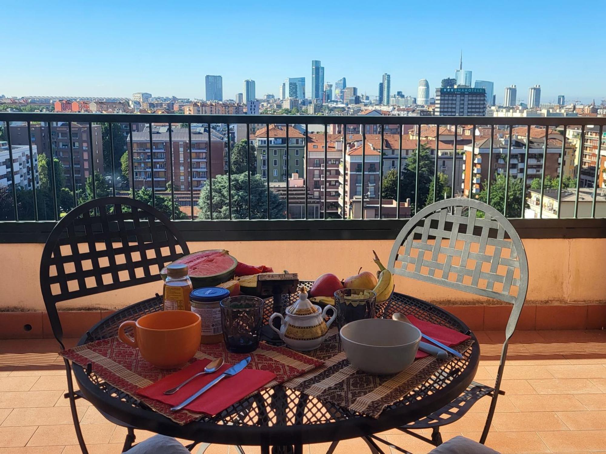 Bed & Breakfast - Doppia Con Bagno Privato In Stupendo Attico Con Vista Mozzafiato Milan