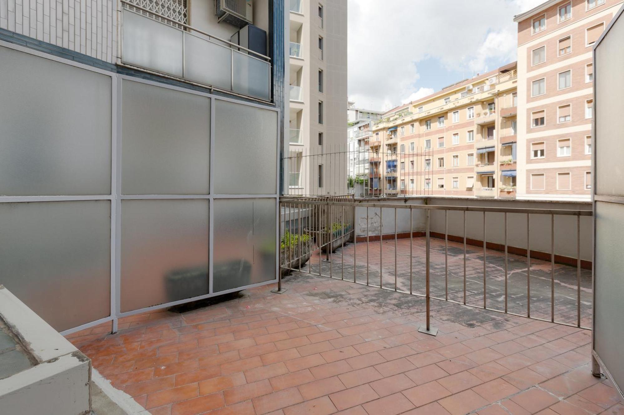 Milan-corso Lodi Cosy With Small Terrace