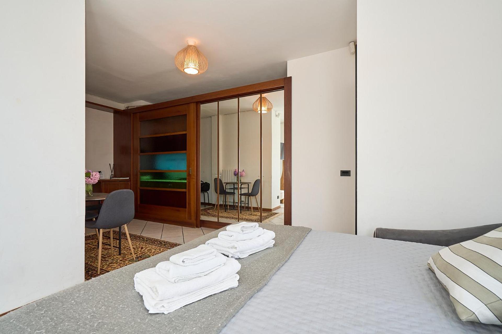 -luminosa 5 Stars With Balcony- Wifi Netflix 15 Minutes From Duomo * Milano