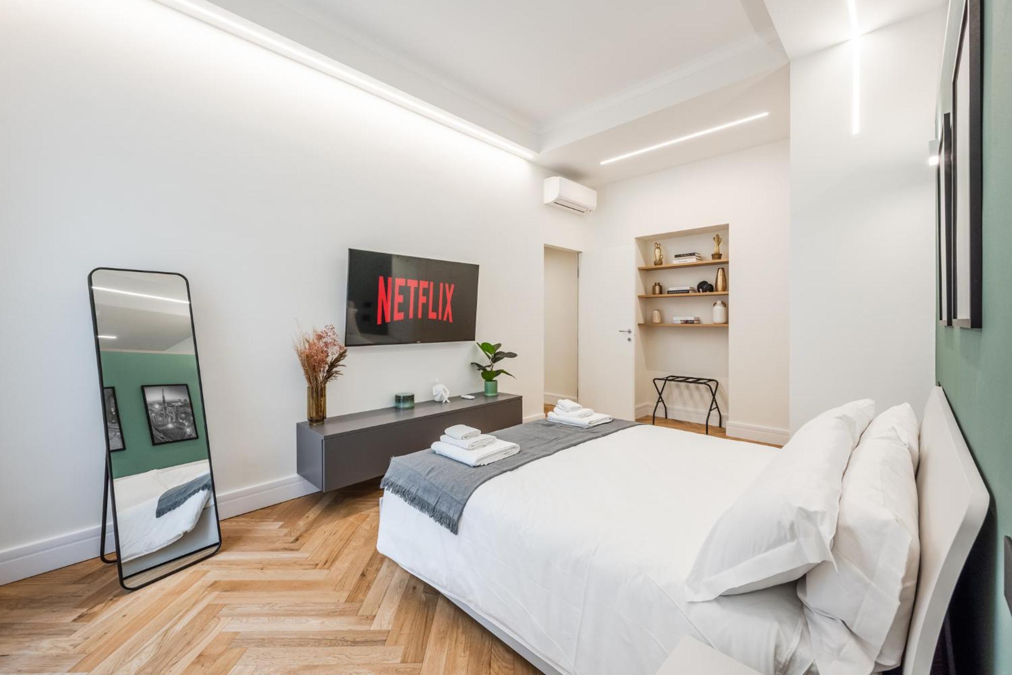 Modern 3-room Flat - Near Metro & Park Apartment *