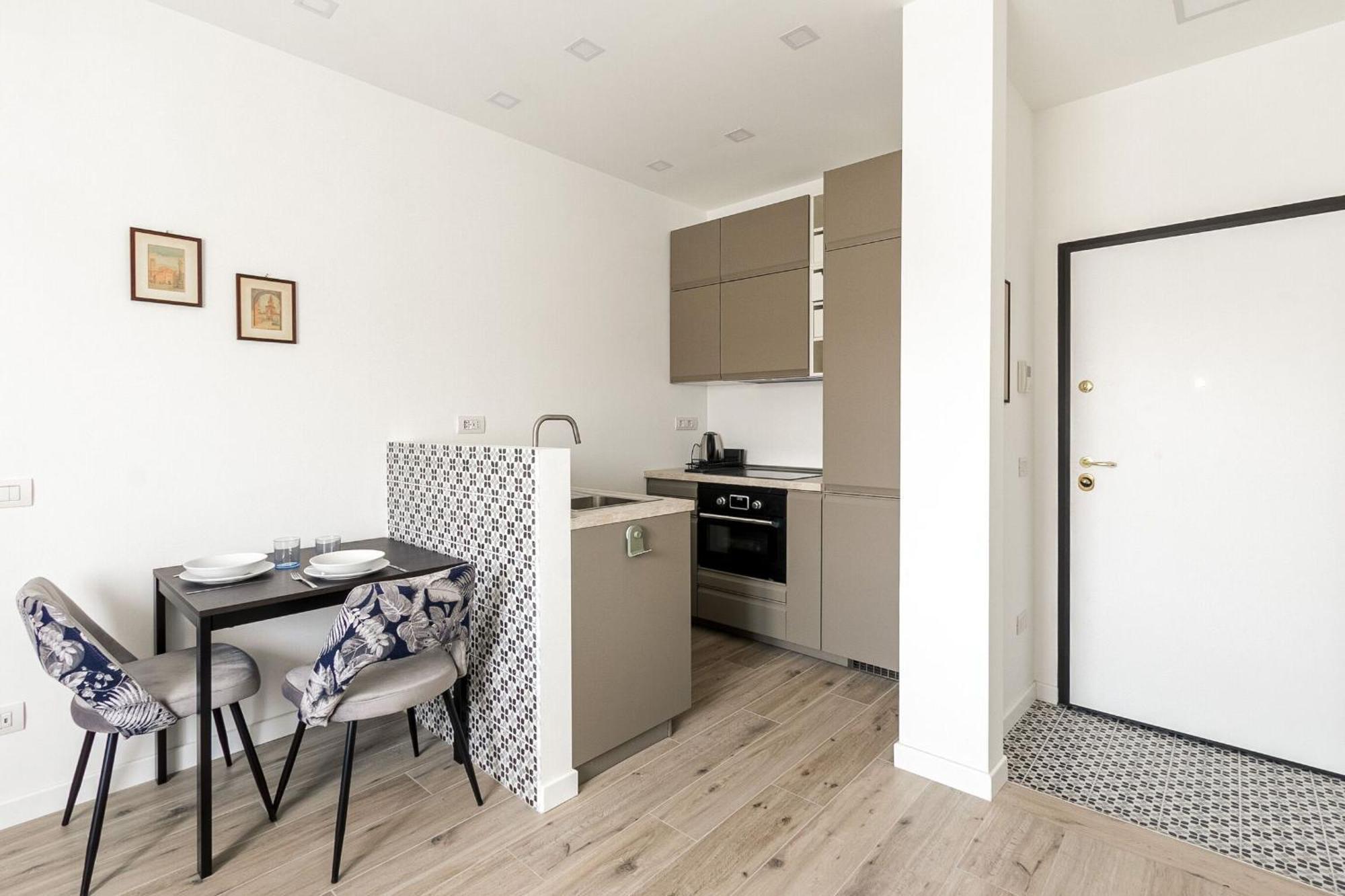 Tadino Ai Giardini Indro Montanelli By Halldis Apartment Milan