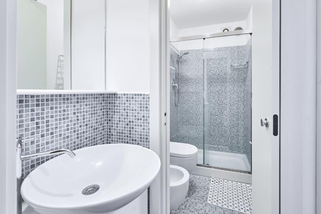 Easylife - A Few Minutes From Cadorna Fs