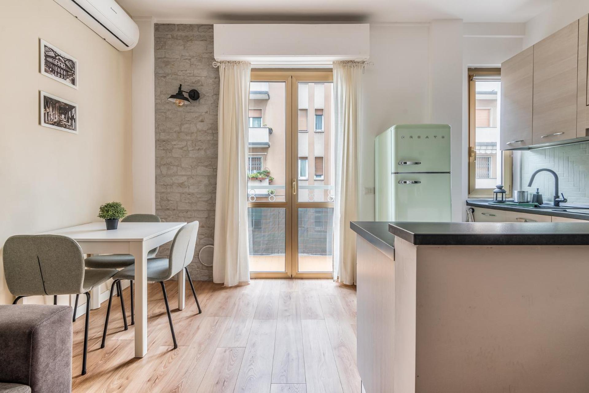 Apartment 4 Pax Wi-fi Lorenteggio Milan