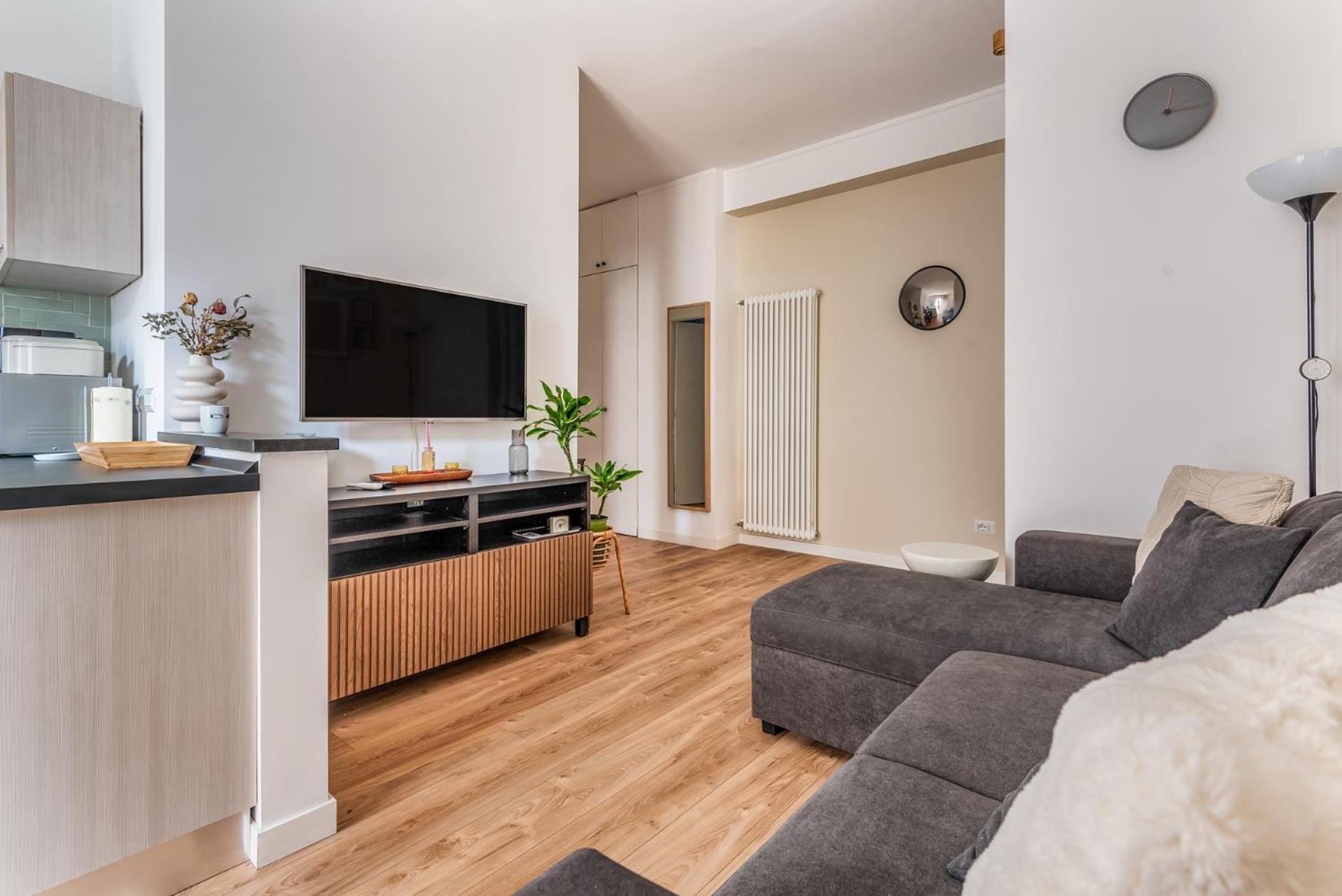 4 Pax Wi-fi Lorenteggio Apartment *