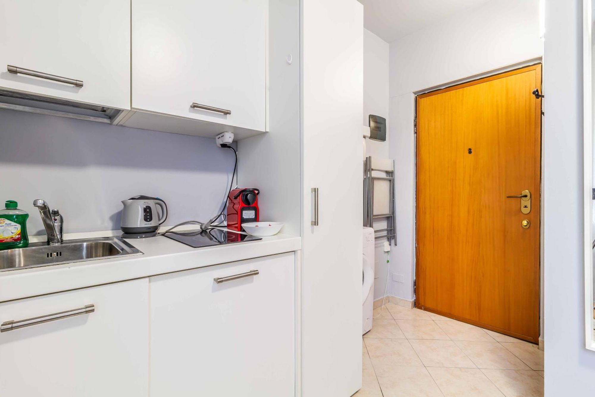 Apartment Domusmi Alessi Milan