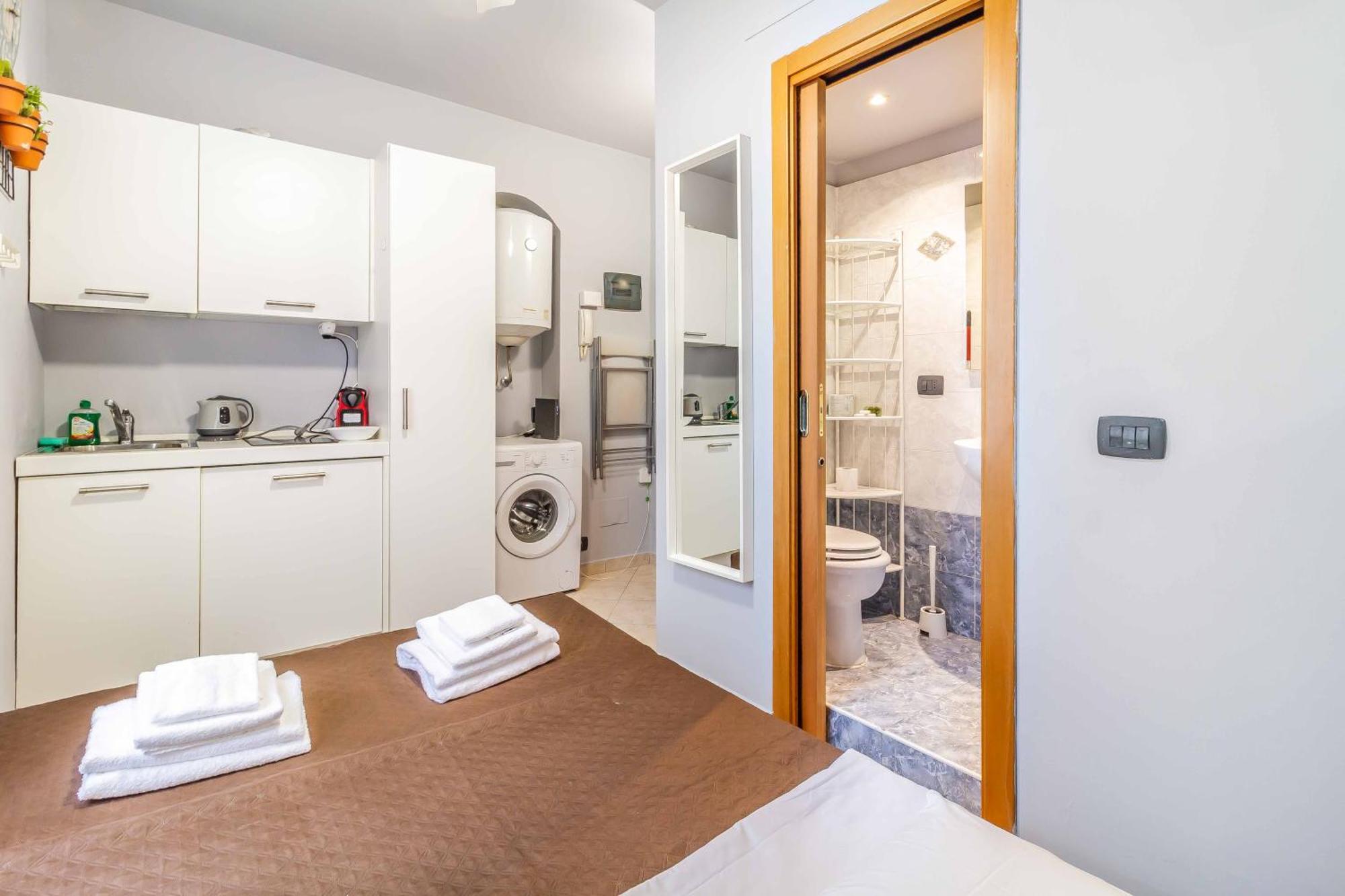 Apartment Domusmi Alessi Milan