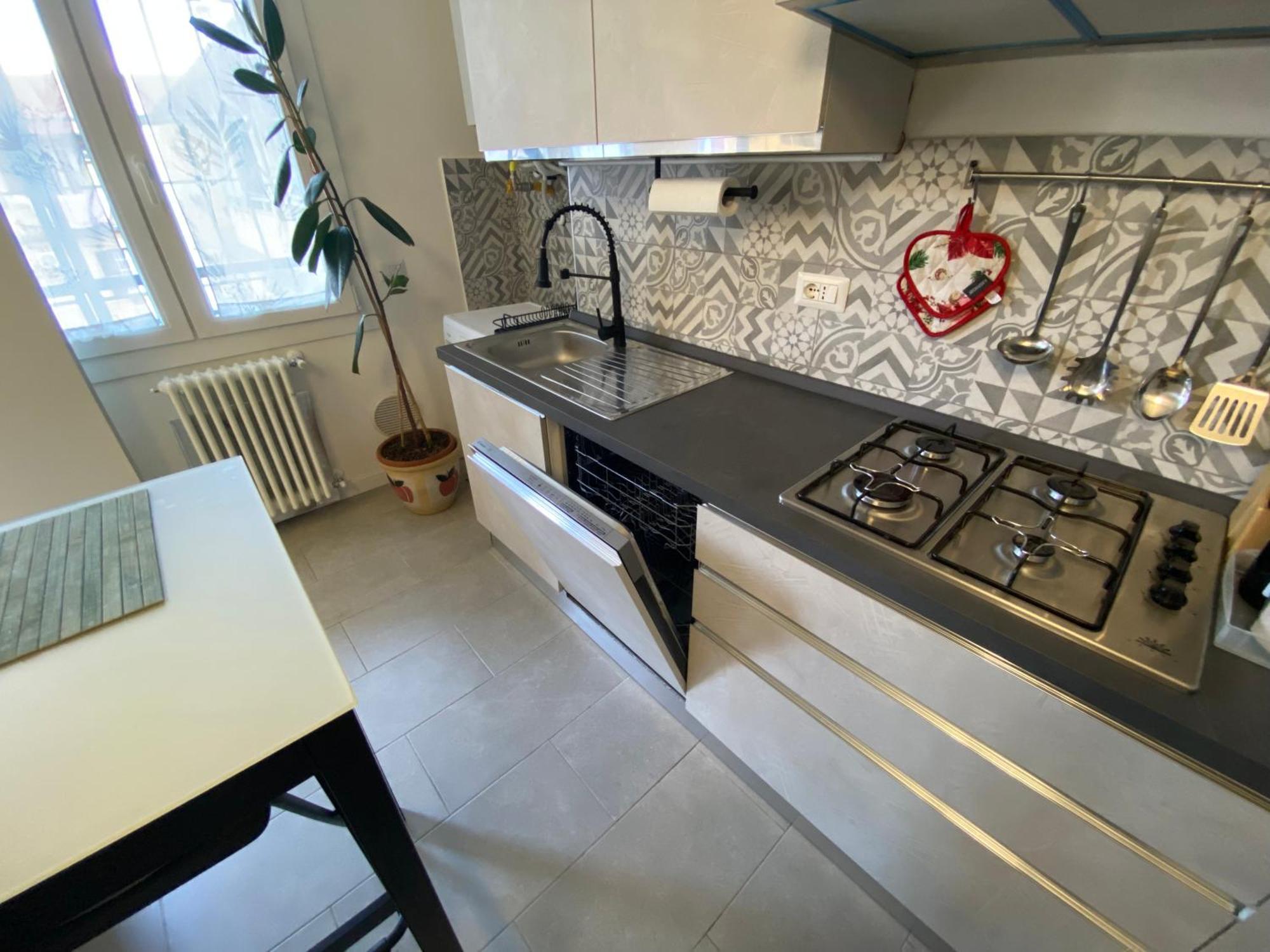 Renovated With Two Single Beds Apartment Milan