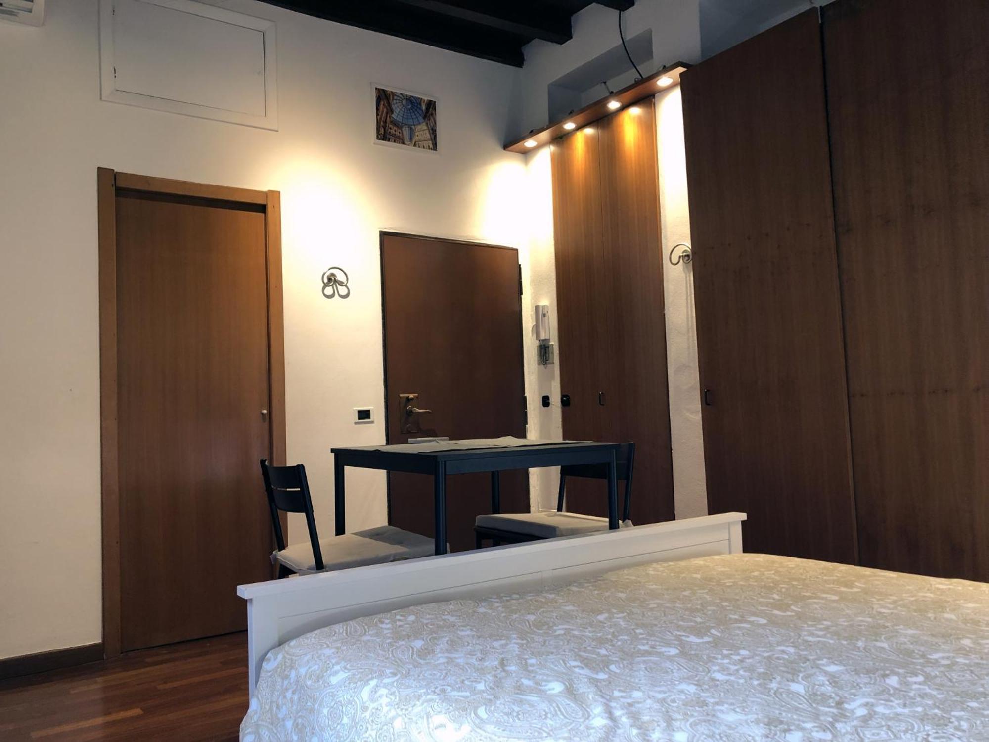 Brera Vip Spotlight - Brera - Duomo - Castello Sforzesco - Lanza Metro M2 * Milão