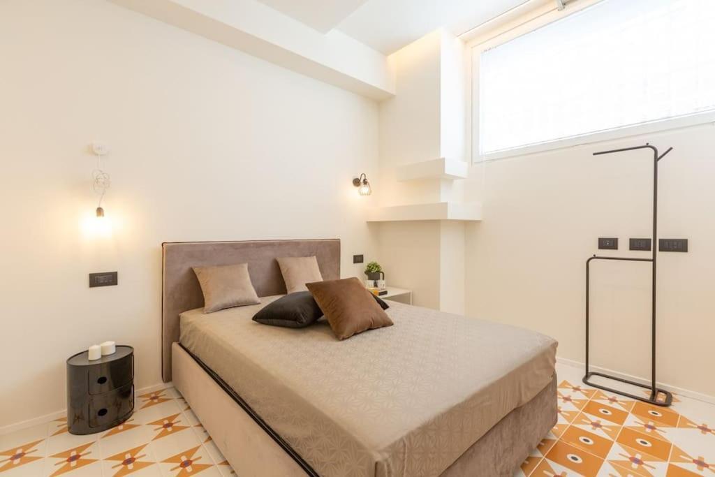 Apartment 4fo6 Navigli-duomo -yellow Chic -