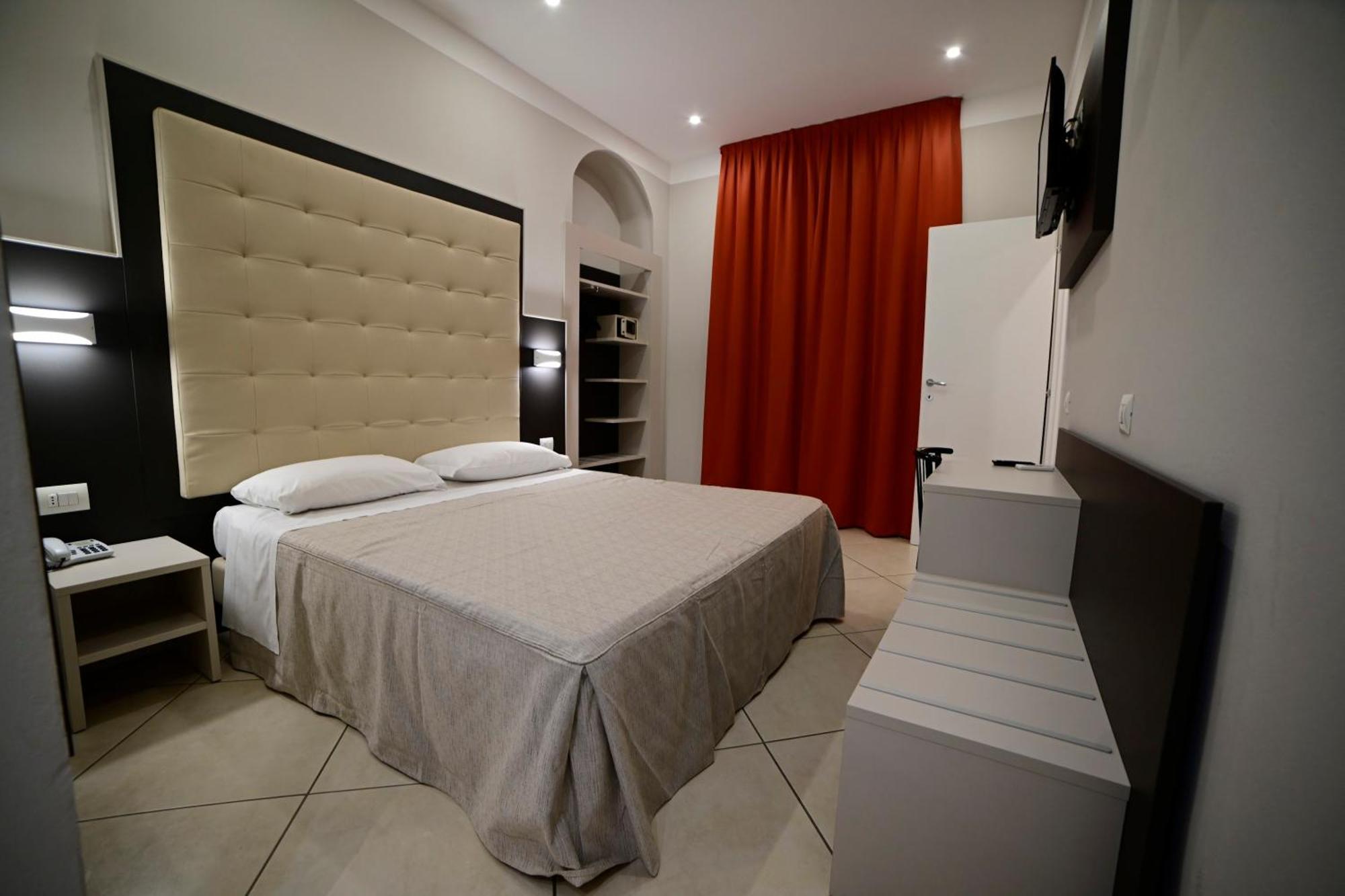 Demo' Hotel