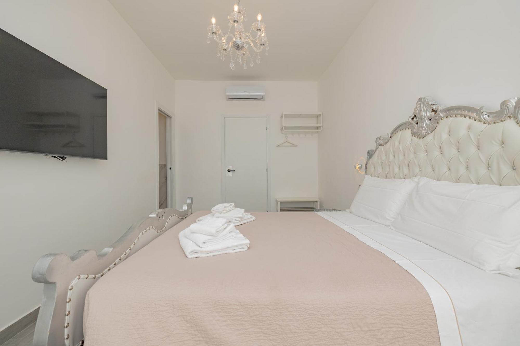 Luxury - 1 Guest house *