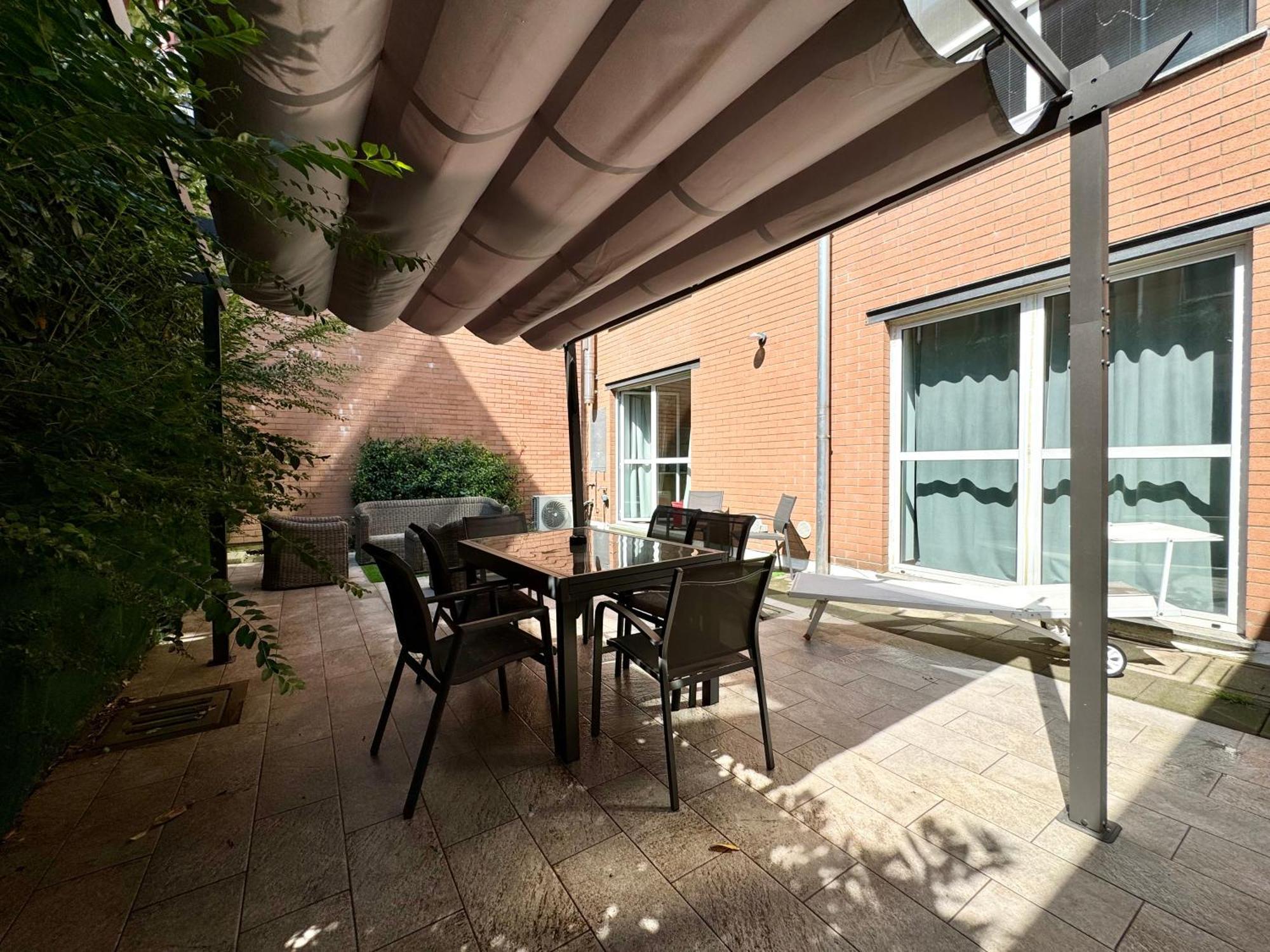 Apartment Oasis In The City- Private Garden *