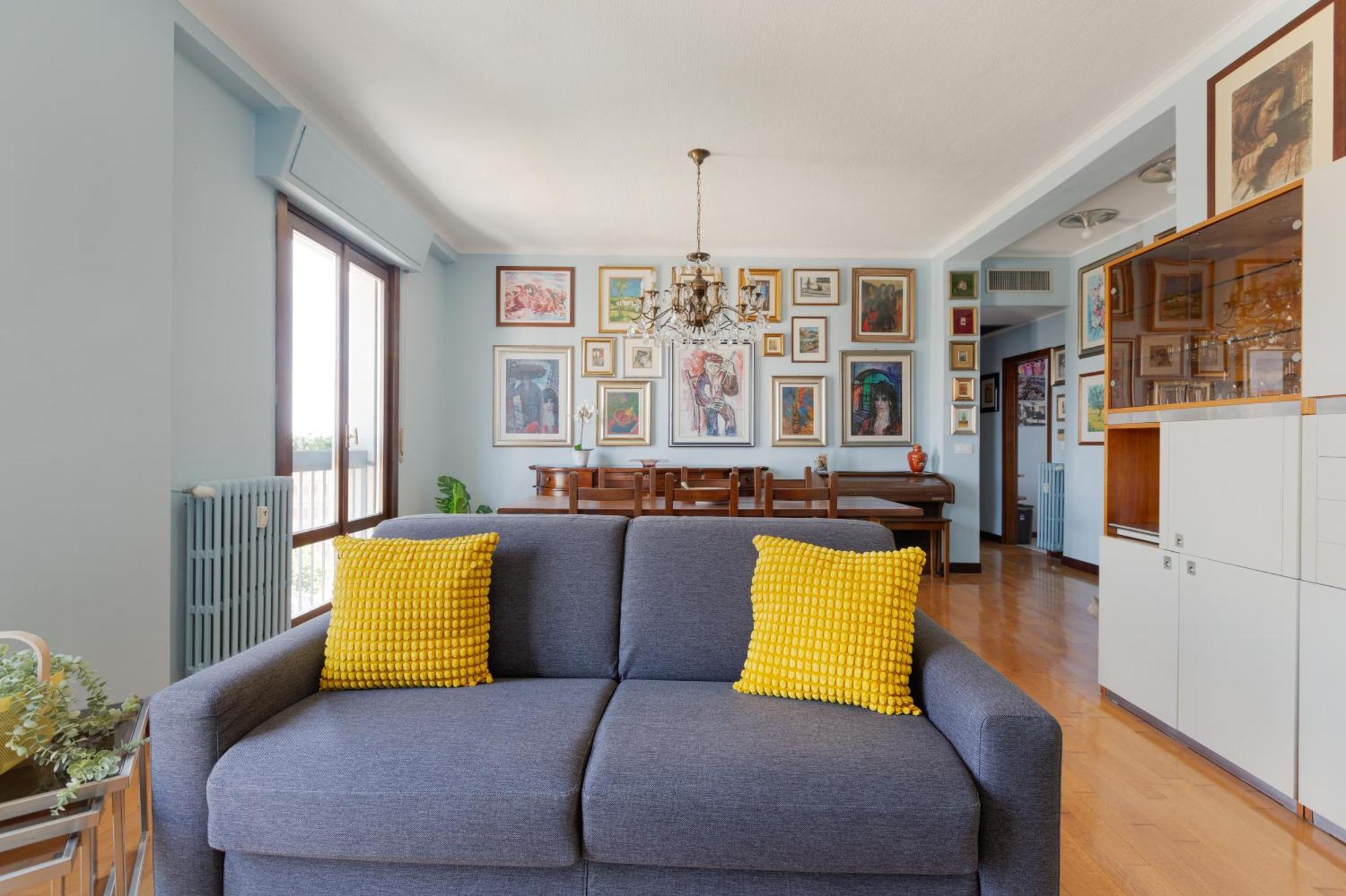 Apartment Roomy With Main Comfort *