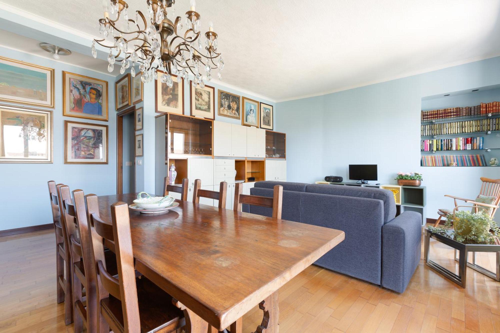 Apartment Roomy With Main Comfort