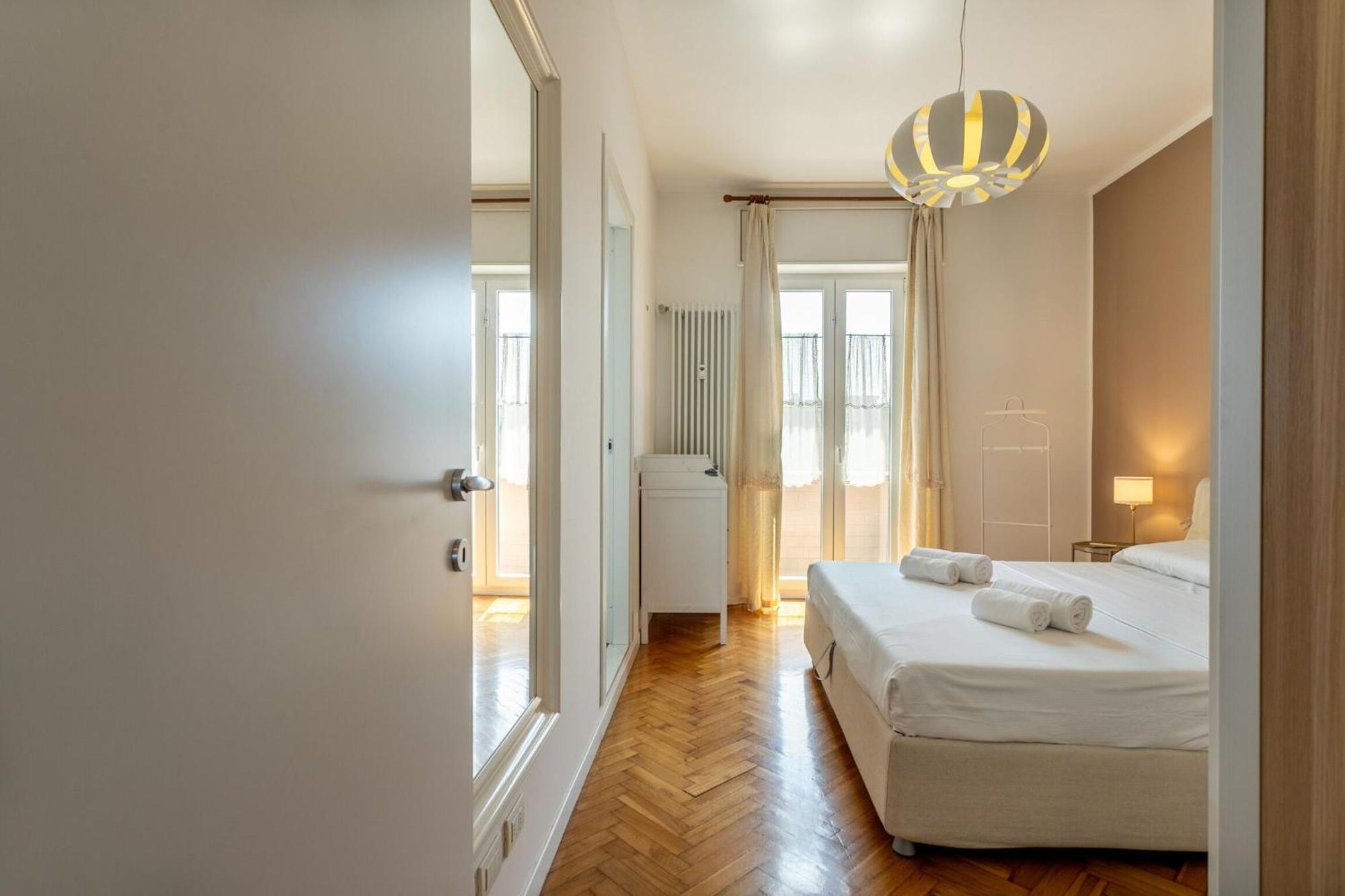 Caracciolo Sempione Fiera By Halldis Apartment