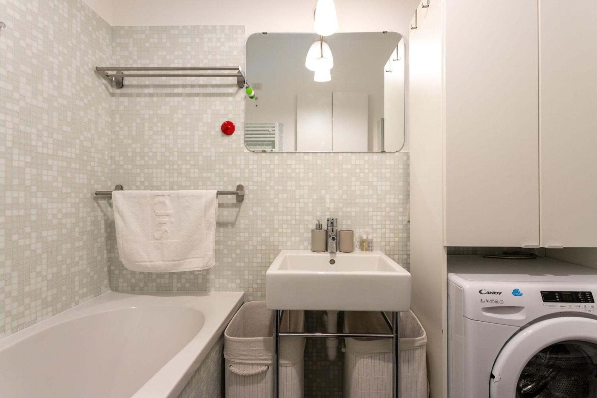 Apartment Caracciolo Sempione Fiera By Halldis *