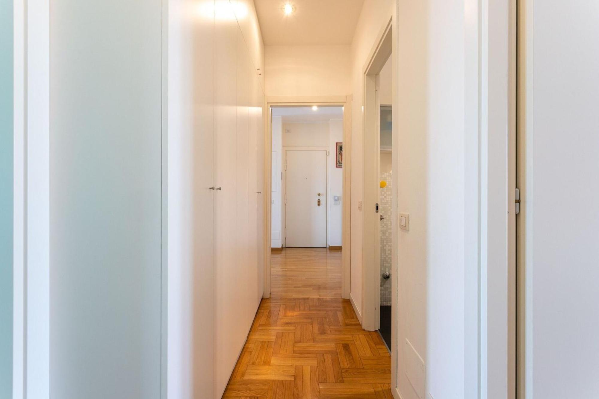 Caracciolo Sempione Fiera By Halldis Apartment