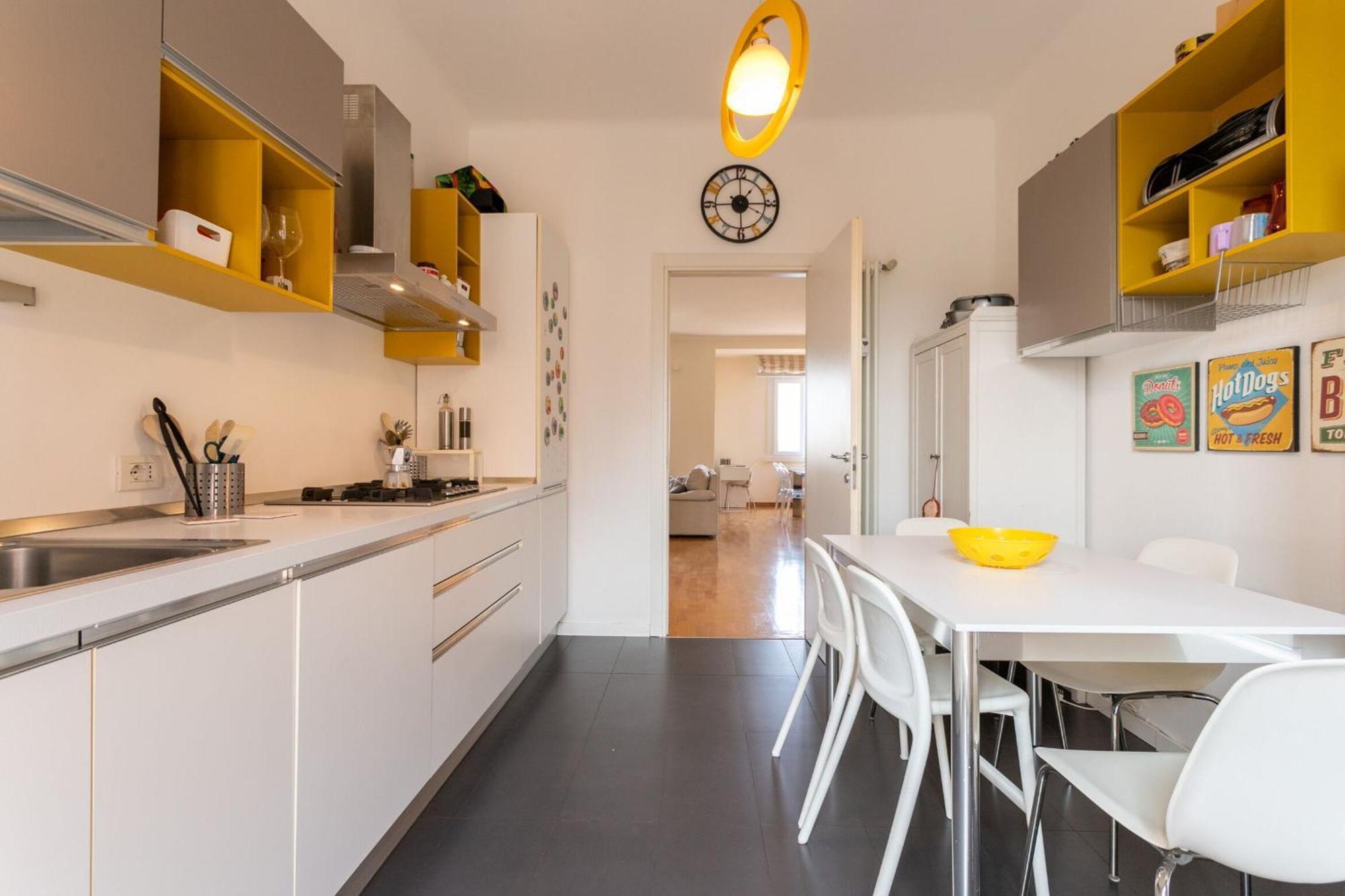 Caracciolo Sempione Fiera By Halldis Apartment