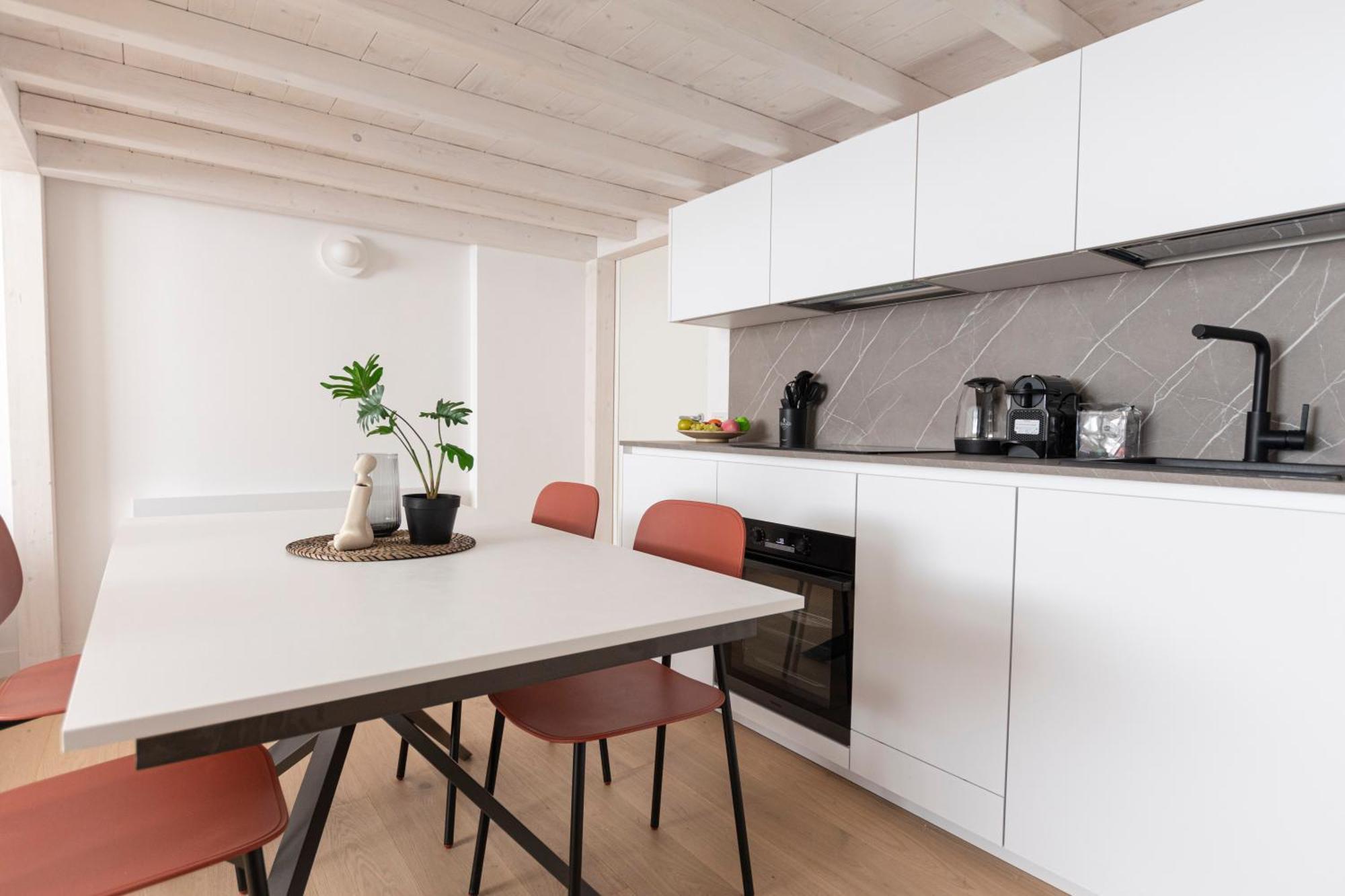 We - Porta Venezia Apartment *