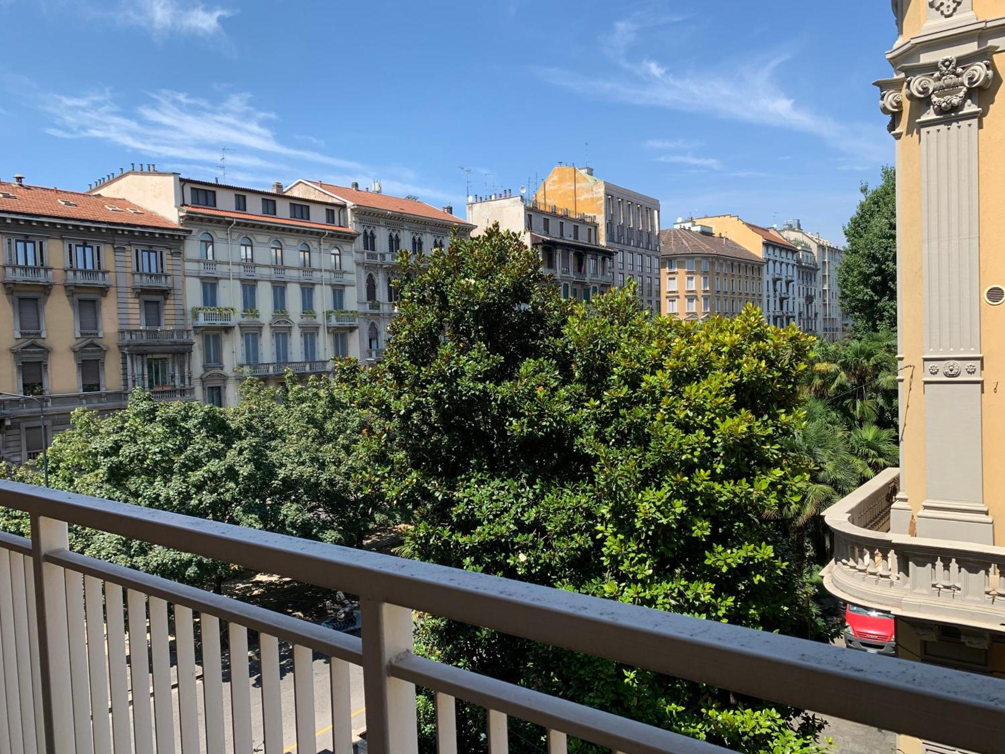 Pindemonte 2 Trilo Apartment Milan