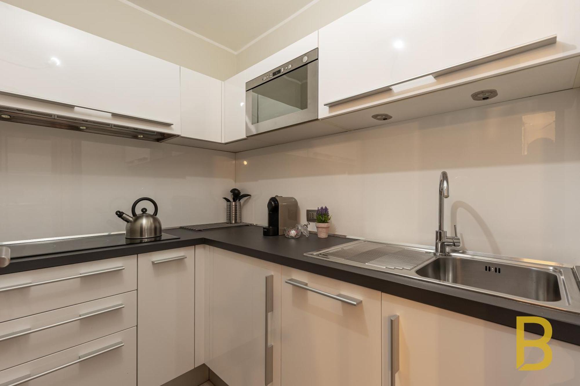 Apartment Beplace In Duomo Milan