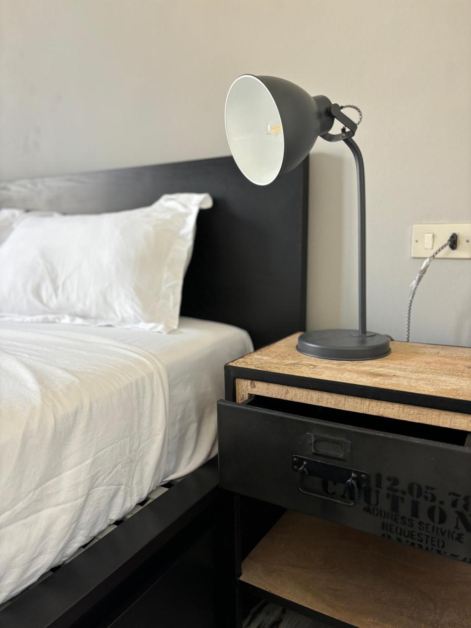 Apartamento In Garibaldi Station And Self Check In 4 People Milão