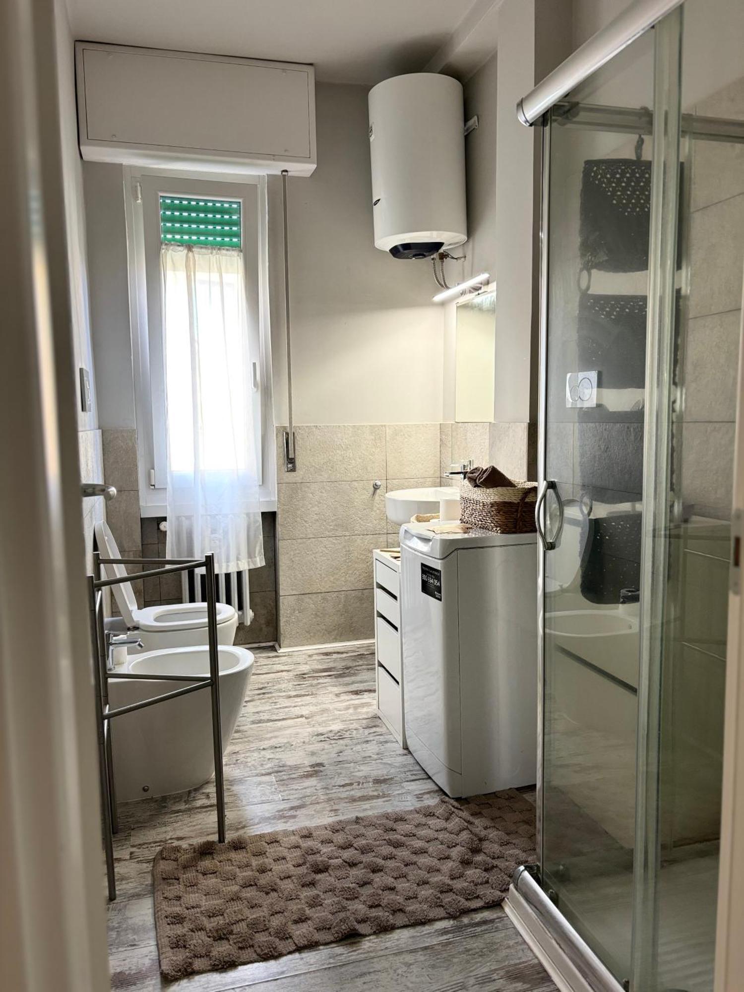 Apartamento In Garibaldi Station And Self Check In 4 People Milão