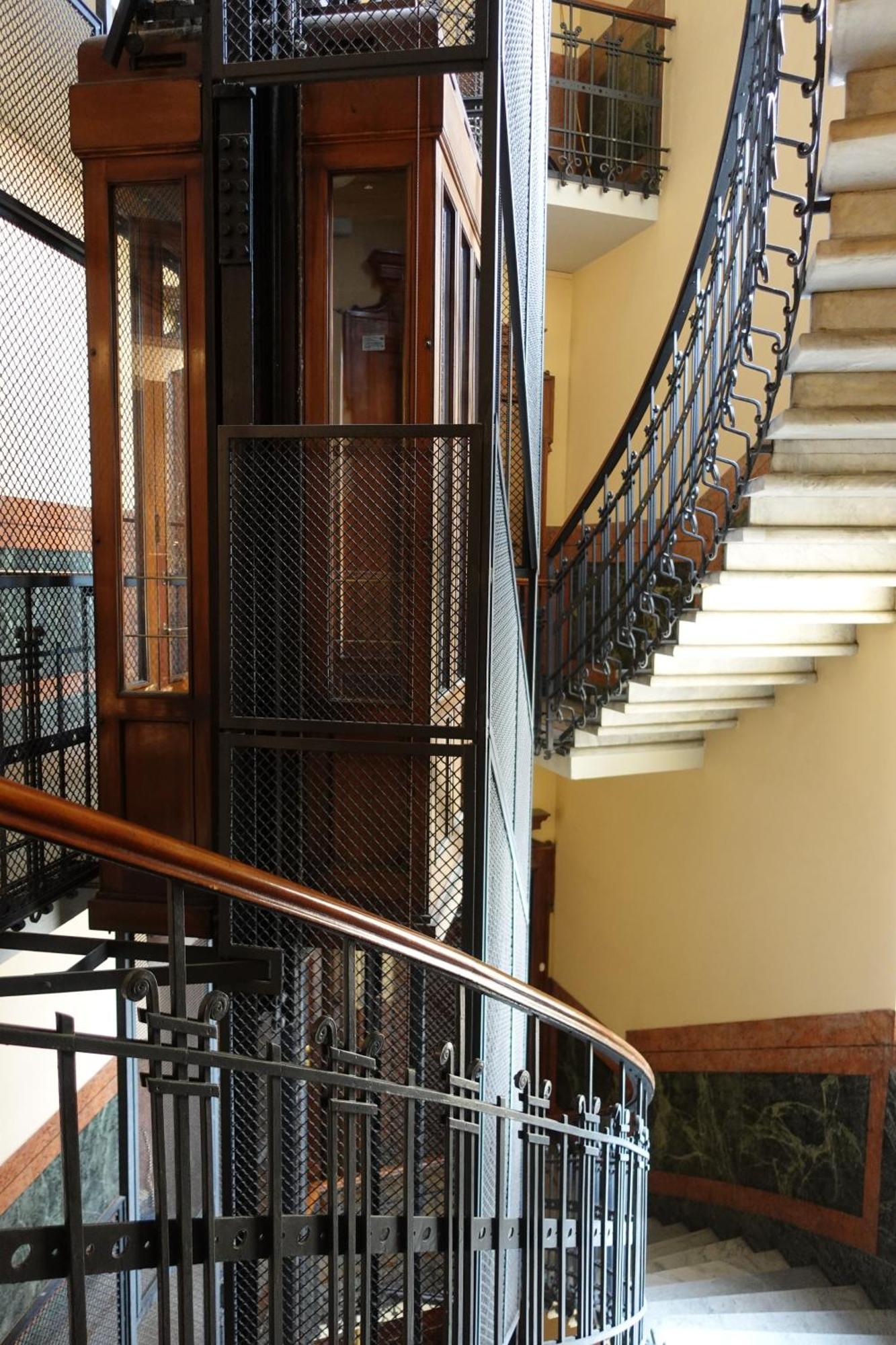 In Historic Building- Porta Venezia Appartamento Milano