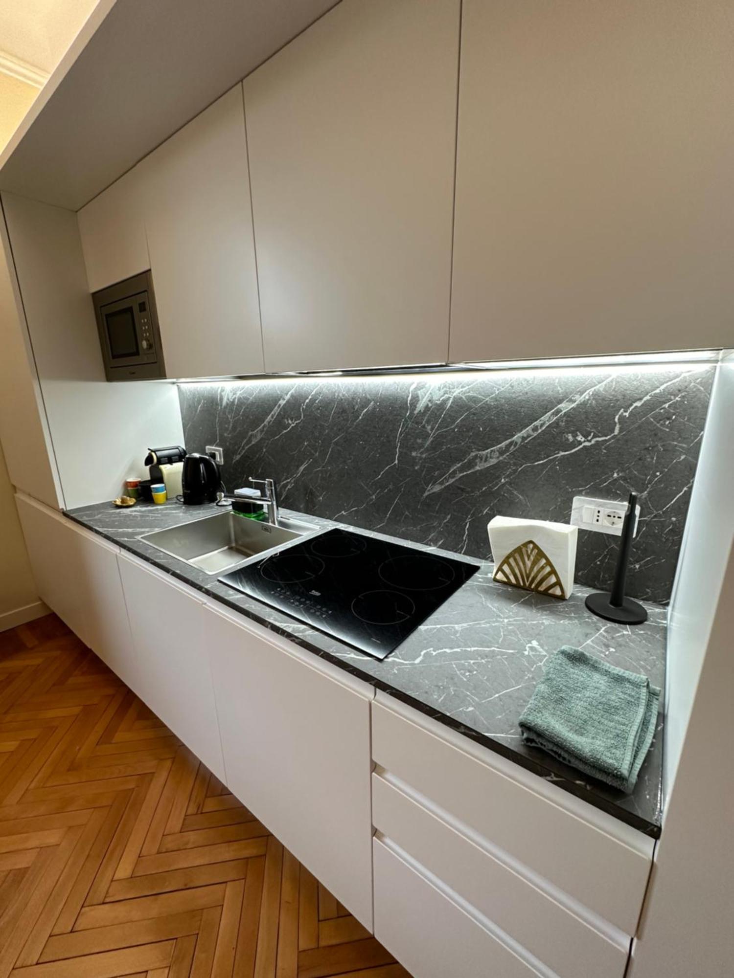 Casa Bella 16 - 8 Min To Metro, 15 Min To Lin Airport, University Area Apartment *