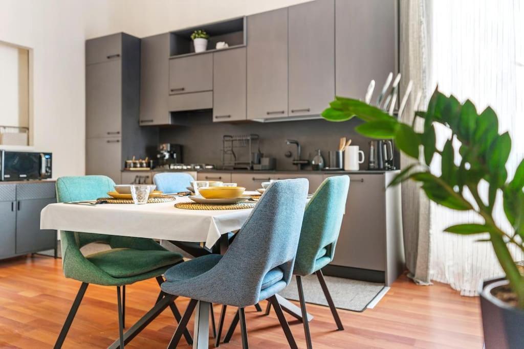 Duomo 10 Min Apartment Milan