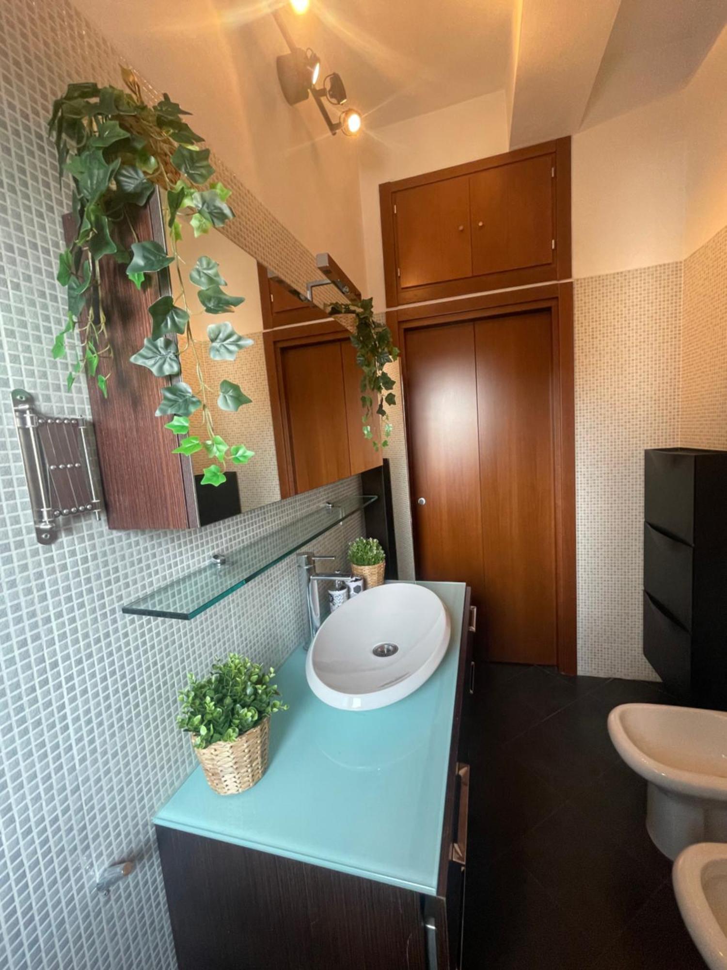 Home In Town - Niguarda - Metro M3 Sotto Casa - Duomo In 12Min Apartment Milan
