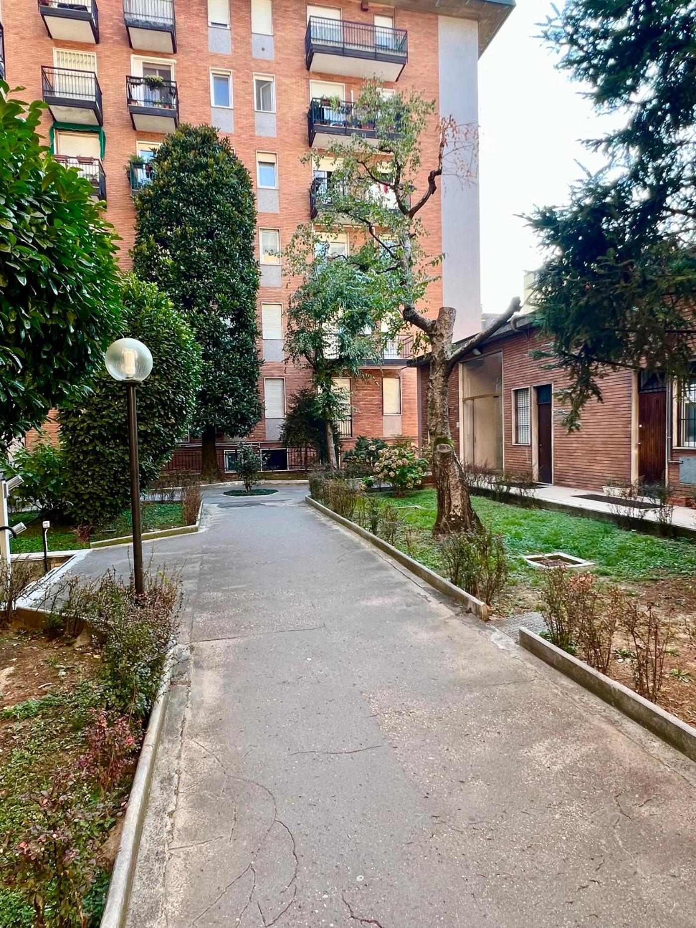Moderno Ed Elegante Loft Con Balcone Apartment Milan