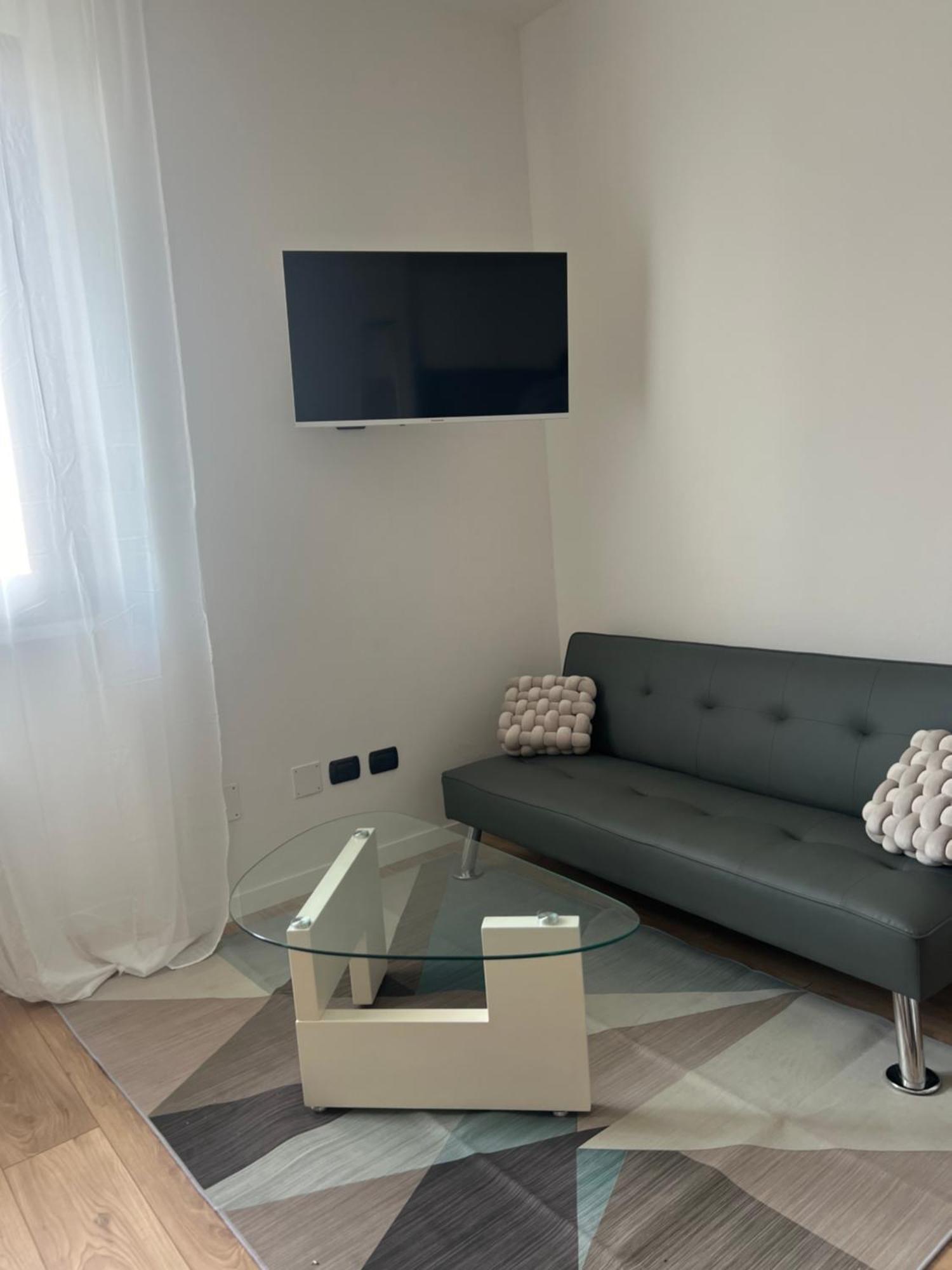 Aparthotel Monolocale Ovidio Milão