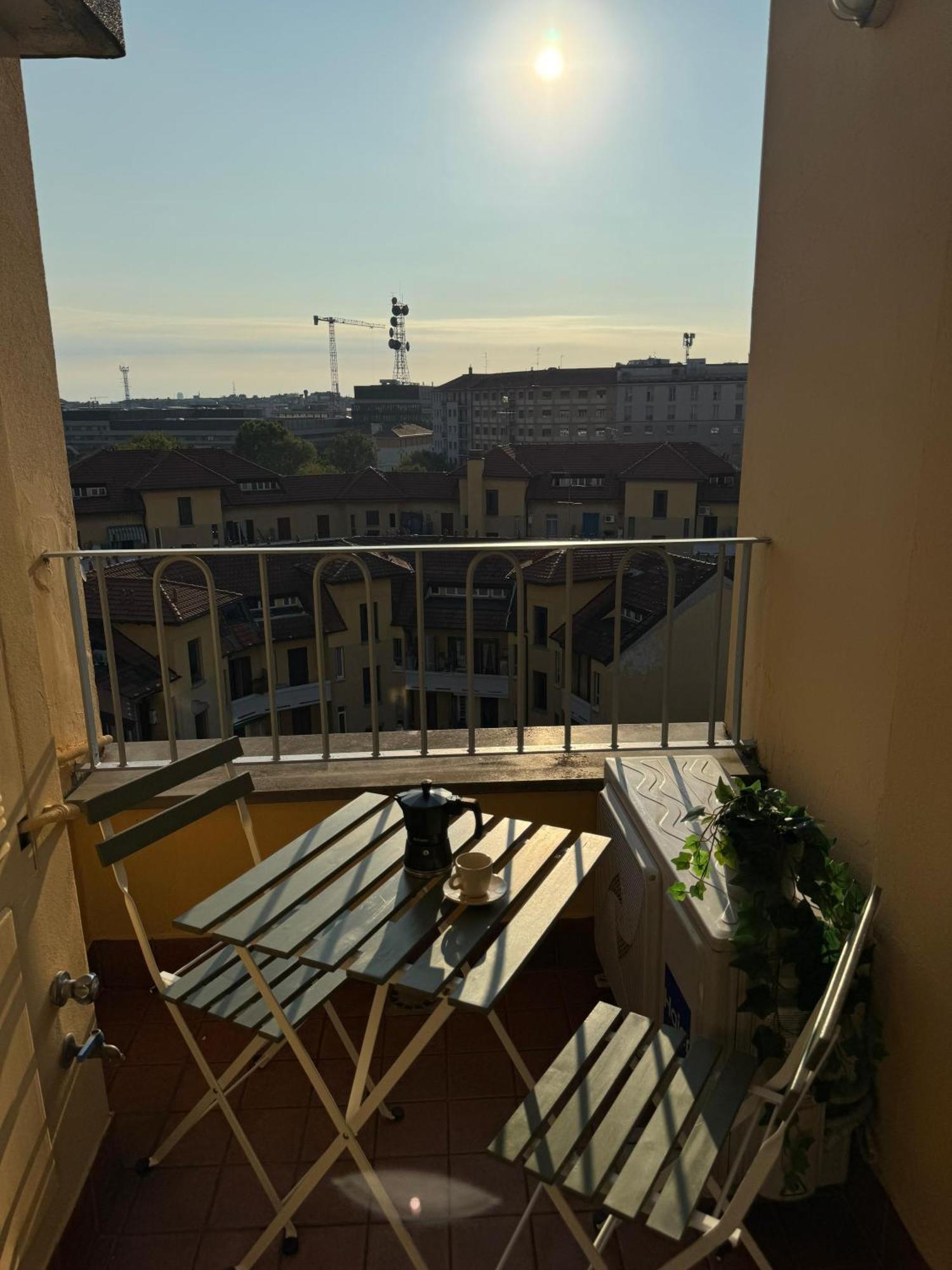 Apartment Attico Con Balcone In Centro A Isola Milan