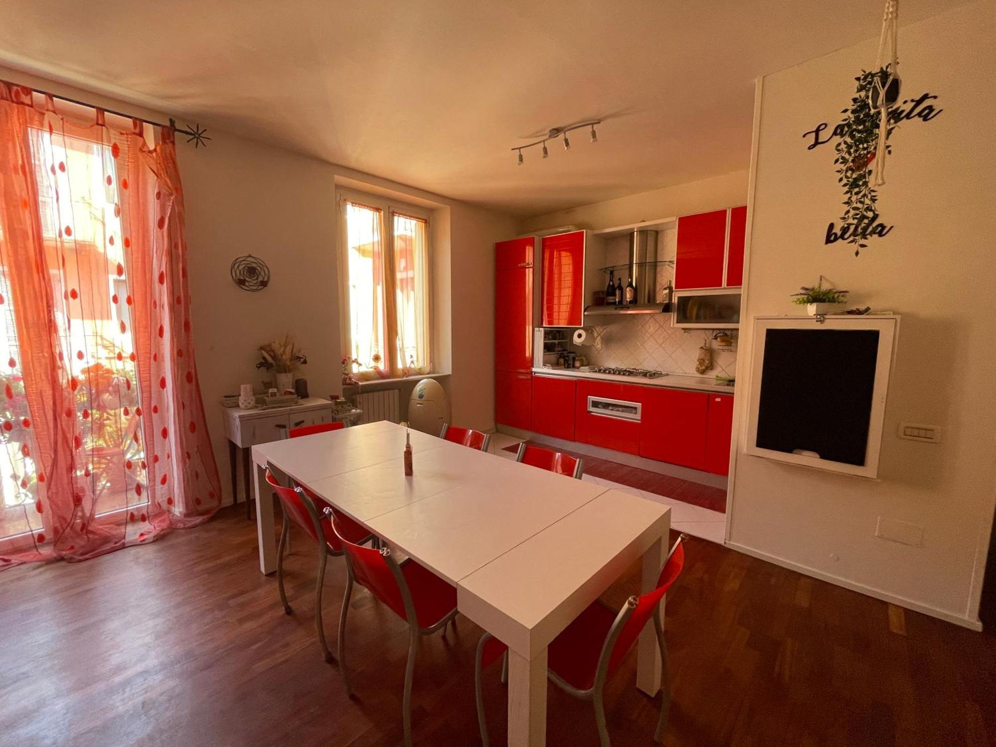 Splendido E Silenzioso Bilocale Vicino San Babila-m4 Dateo Apartment Milan