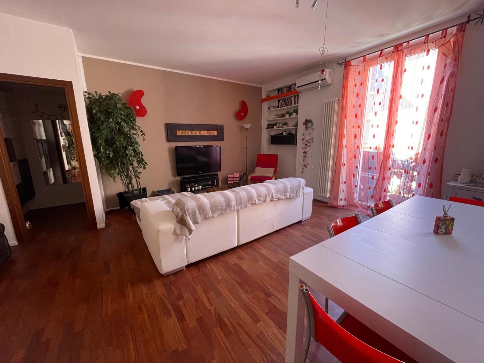 Apartment Splendido E Silenzioso Bilocale Vicino San Babila-m4 Dateo Milan