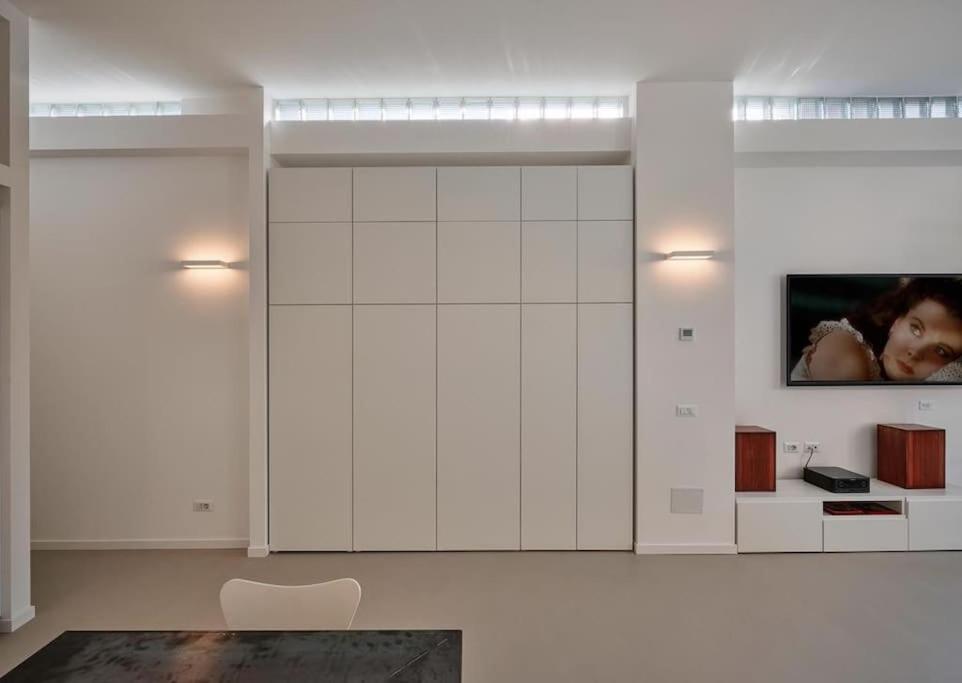 Small Loft In - Fondazione Prada Bocconi Apartamento Milão