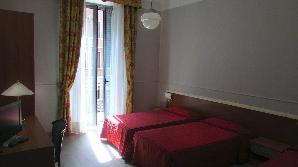 Johnny Hotel 3*