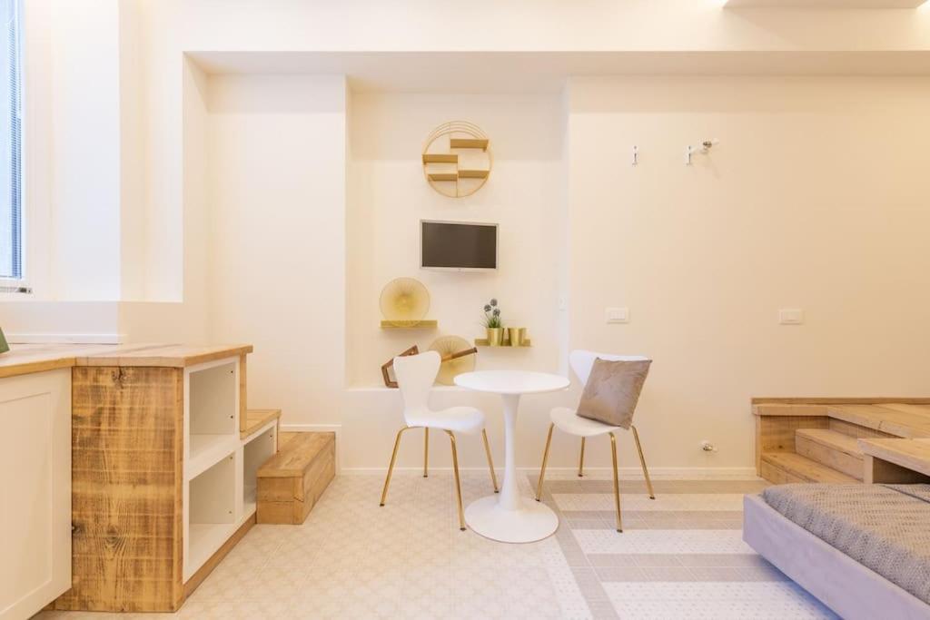 Apartamento 5fo6 Navigli - Duomo - Boho - Minimal Milão